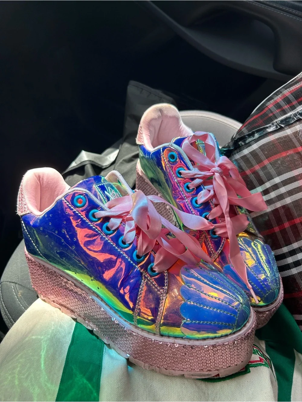YRU Lala Mermaid Platform Sneakers in Iridescent Pink